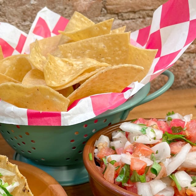 Chips & Salsa.